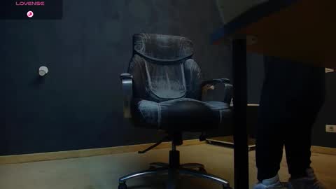 EnzoRace online show from November 5, 2025, 6:13 am