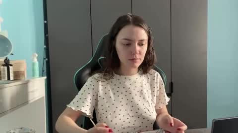 Lily online show from February 18, 2026, 2:07 am