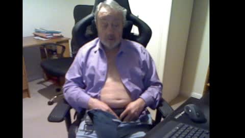 erasmus_d online show from January 7, 2025, 6:03 pm