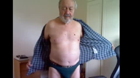 erasmus_d online show from April 22, 2026, 4:52 pm