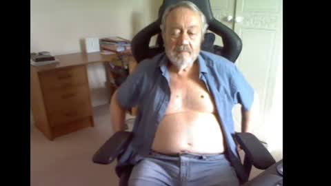 Snapshot of erasmus_d chatting on August 4, 2026, 4:42 pm erasmus_d online show from August 4, 2026, 4:42 pm