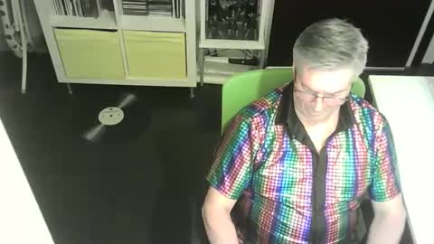 ErBee62 online show from February 6, 2025, 10:32 pm