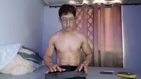 Snapshot of eren_lee chatting on May 25, 2026, 4:35 pm Eren Lee online show from May 25, 2026, 4:35 pm