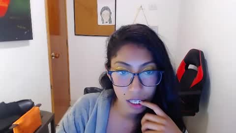 Snapshot of eren_mikasa chatting on June 22, 2026, 12:13 am sofia online show from June 22, 2026, 12:13 am