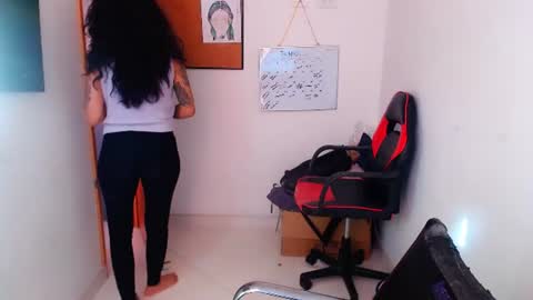 Snapshot of eren_mikasa chatting on June 28, 2026, 9:21 pm sofia online show from June 28, 2026, 9:21 pm