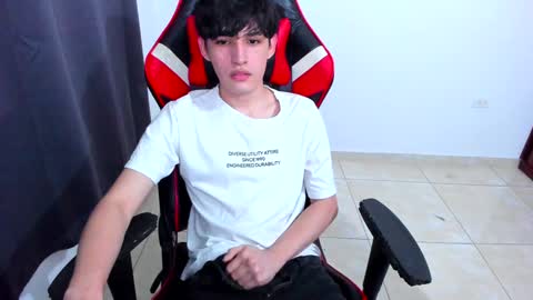 eren_tatakae online show from January 14, 2025, 1:58 am