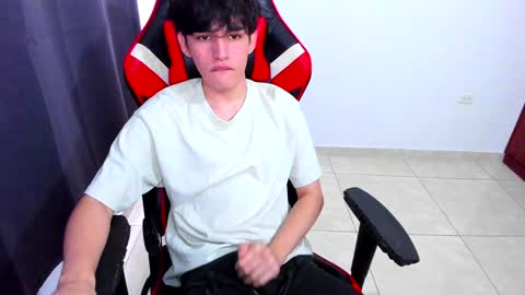 eren_tatakae online show from January 19, 2025, 3:42 pm