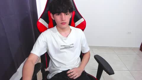 eren_tatakae online show from January 24, 2025, 6:35 pm