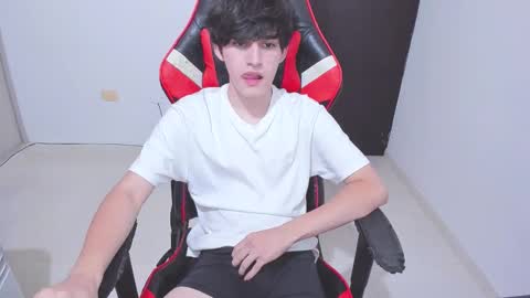 eren_tatakae online show from February 1, 2026, 3:16 am