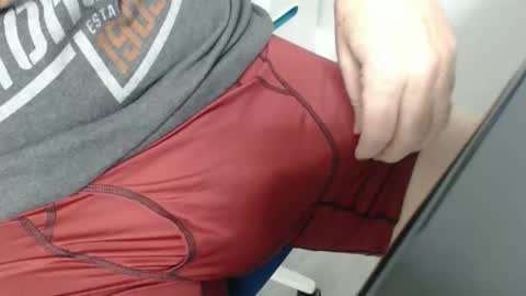 eric100eric100 online show from November 17, 2025, 8:25 pm