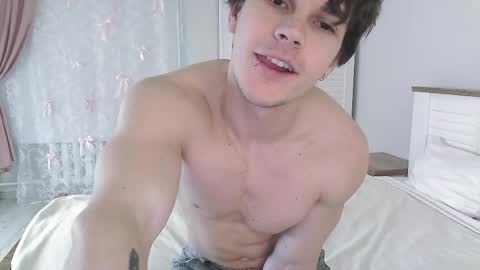 Eric Crush online show from April 21, 2026, 3:57 am