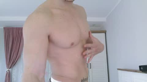 Snapshot of eric_crush chatting on April 27, 2026, 3:48 am Eric Crush online show from April 27, 2026, 3:48 am