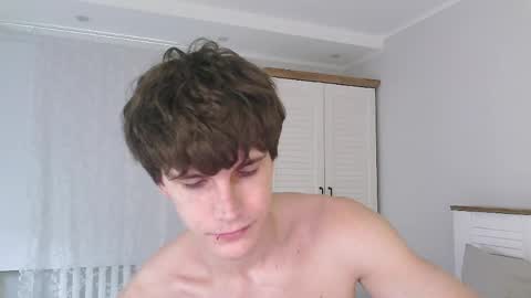 Snapshot of eric_crush chatting on June 2, 2026, 4:14 am Eric Crush online show from June 2, 2026, 4:14 am