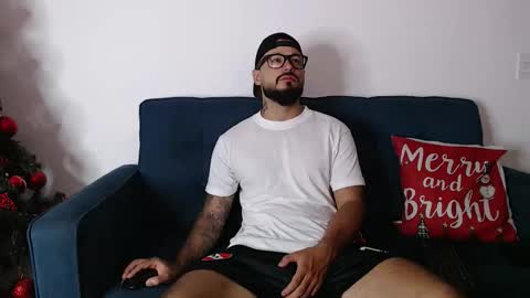 Snapshot of eric_evans1 chatting on November 25, 2025, 10:15 am Eric Evans online show from November 25, 2025, 10:15 am