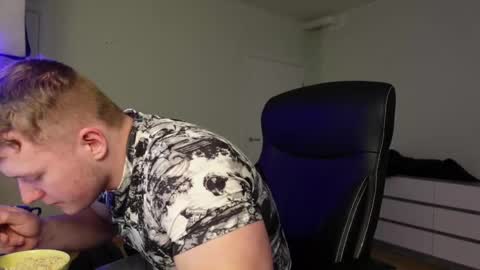    online show from October 23, 2025, 1:32 pm