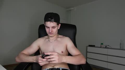    online show from November 7, 2025, 2:50 pm