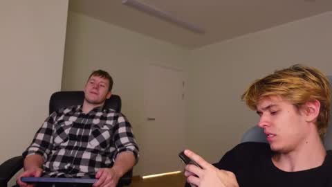    online show from November 20, 2025, 6:18 pm