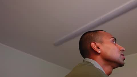    online show from November 23, 2025, 7:35 pm