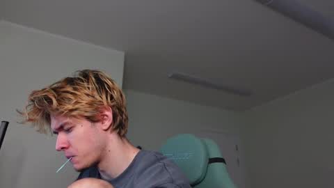    online show from December 1, 2025, 7:24 am