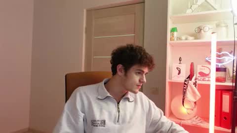    online show from December 4, 2025, 3:21 pm