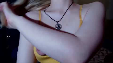 Erica online show from September 24, 2025, 4:54 pm