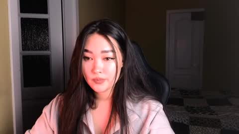 Erica Wayne online show from January 5, 2025, 9:48 am