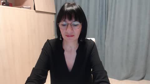 ericablack8 online show from December 9, 2024, 3:22 pm