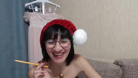 ericablack8 online show from December 25, 2024, 9:11 pm