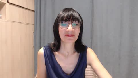ericablack8 online show from December 3, 2025, 1:09 pm