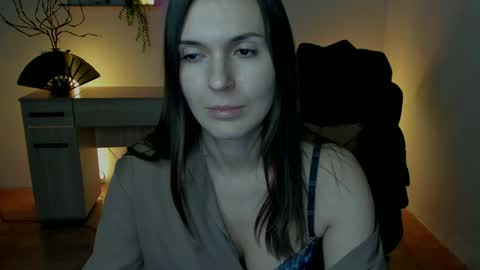 EricaPowers online show from December 5, 2024, 11:05 am