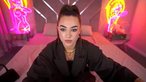 Erica online show from September 10, 2025, 2:39 pm