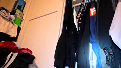 erick346 online show from December 3, 2025, 2:41 am