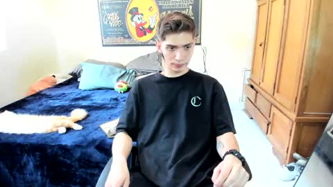 erick_de_rossee online show from May 15, 2026, 6:59 pm