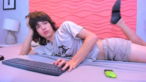 erick_ferrer online show from April 6, 2026, 7:37 pm