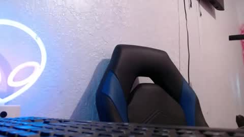Snapshot of erick_martinezz chatting on July 14, 2026, 12:02 am erick online show from July 14, 2026, 12:02 am
