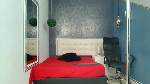   online show from October 8, 2025, 3:48 am