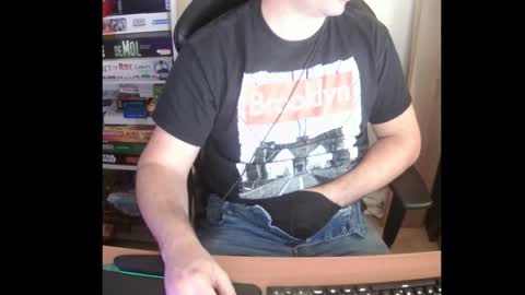 Snapshot of erik_dapper chatting on November 19, 2025, 5:13 pm Erik Dapper online show from November 19, 2025, 5:13 pm