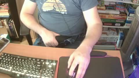 Snapshot of erik_dapper chatting on April 8, 2026, 3:56 pm Erik Dapper online show from April 8, 2026, 3:56 pm