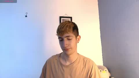 Snapshot of erik_golden_ chatting on July 2, 2026, 9:10 pm I am Erik online show from July 2, 2026, 9:10 pm