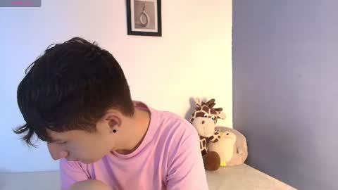 Snapshot of erik_golden_ chatting on August 2, 2026, 7:34 pm I am Erik online show from August 2, 2026, 7:34 pm