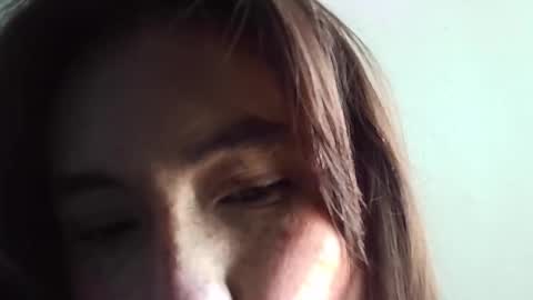 Erika online show from December 18, 2025, 3:29 pm