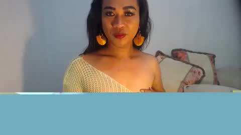 erika_madrigal online show from December 9, 2024, 12:01 am