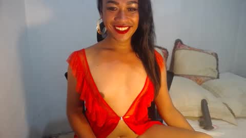 erika_madrigal online show from December 23, 2024, 2:35 am