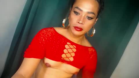 erika_madrigal online show from December 4, 2025, 1:59 am