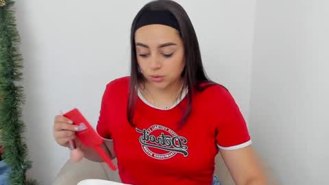 Erika Mendez online show from December 20, 2024, 7:50 pm