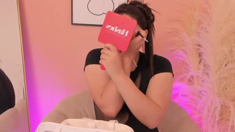 Erika Mendez online show from January 9, 2025, 8:33 pm