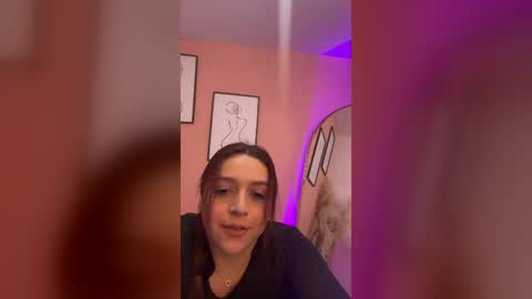 Snapshot of erika_mendez1 chatting on August 6, 2026, 8:00 pm Erika Mendez online show from August 6, 2026, 8:00 pm