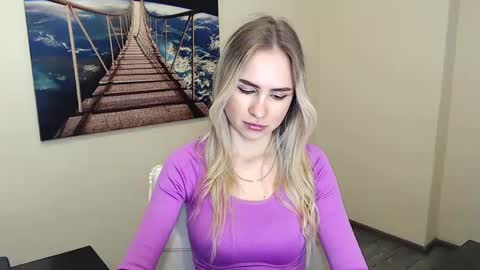 Erika online show from December 18, 2024, 1:45 pm