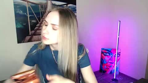 Erika online show from March 30, 2026, 12:06 pm