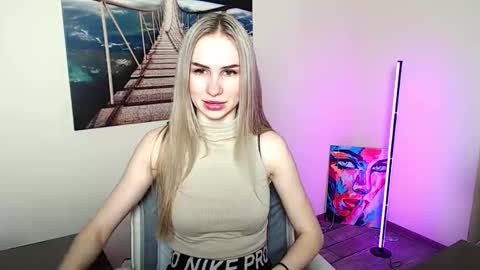 Erika online show from April 23, 2026, 12:15 pm